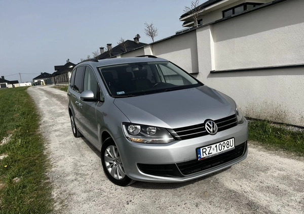 Volkswagen Sharan cena 65900 przebieg: 215000, rok produkcji 2015 z Dębica małe 352